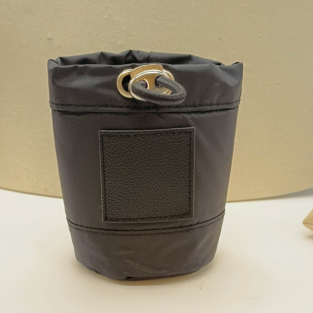 Thirty-One Insulated Can Cooler. Short Black